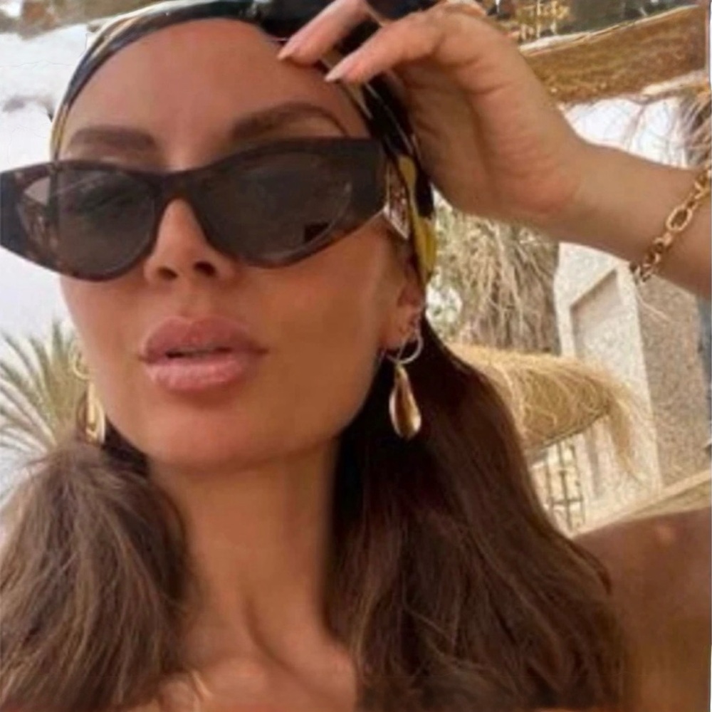 Excluded Fendi Sunglasses, New PRICE FIRM - Picture 10 of 10